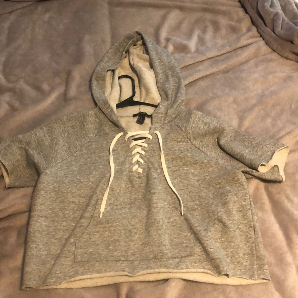 Grey short sleeve sweater